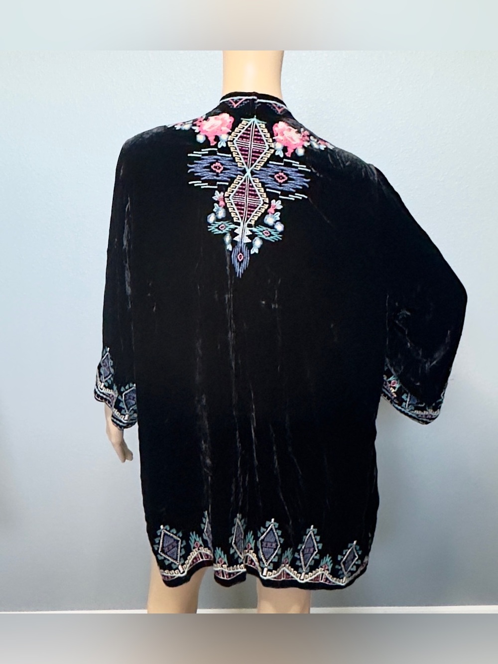 JOHNNY WAS Aveza Black Velvet Embroidered Kimono Jacket Plus Size 2X - Picture 5 of 11